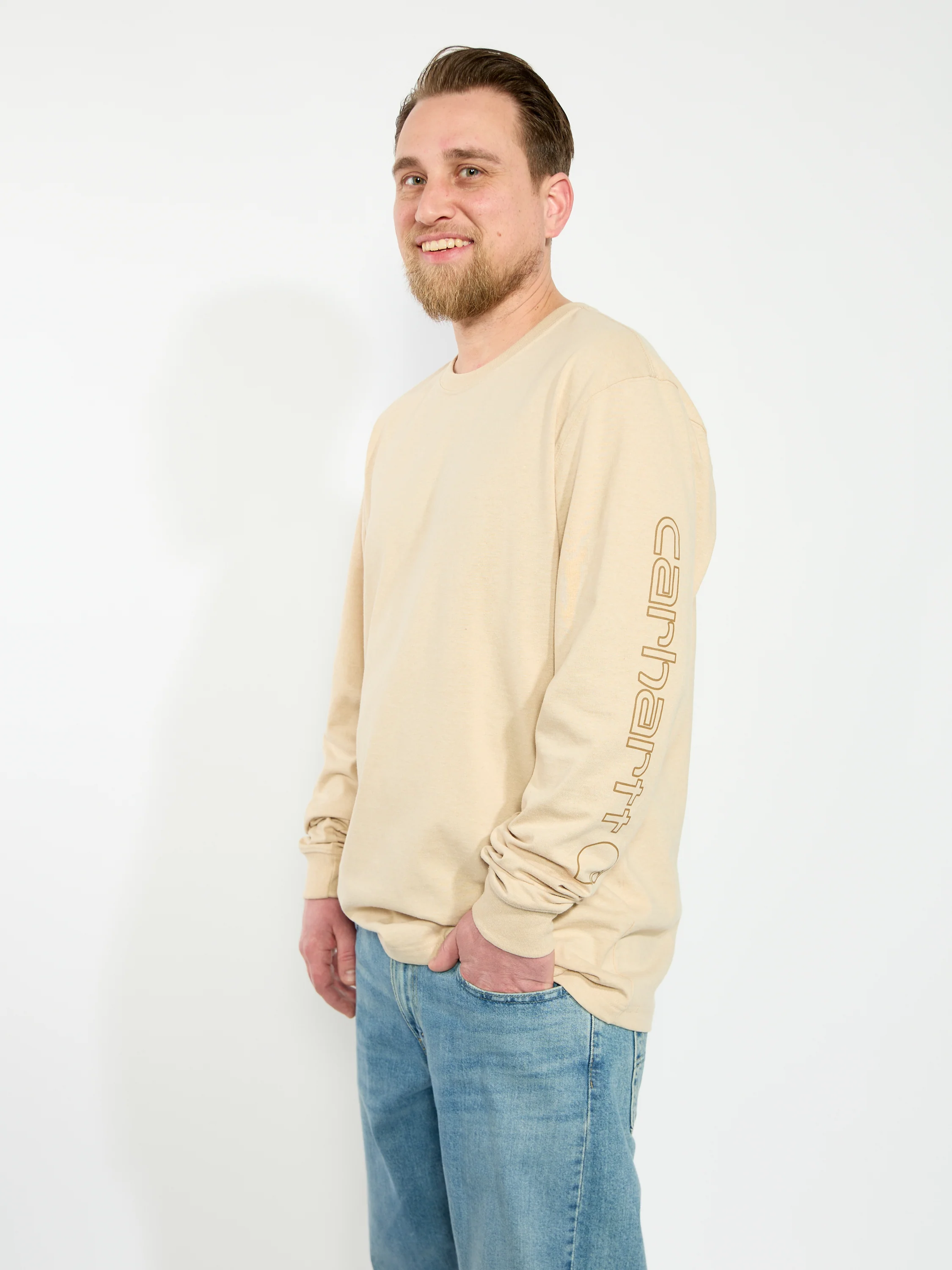Carhartt Loose Fit Heavyweight Long Sleeve Logo Tee - Image 12